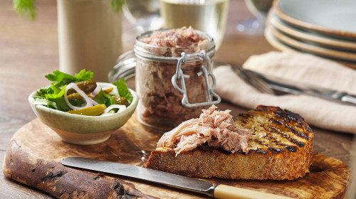 Kachní rillette na kváskovém chlebu